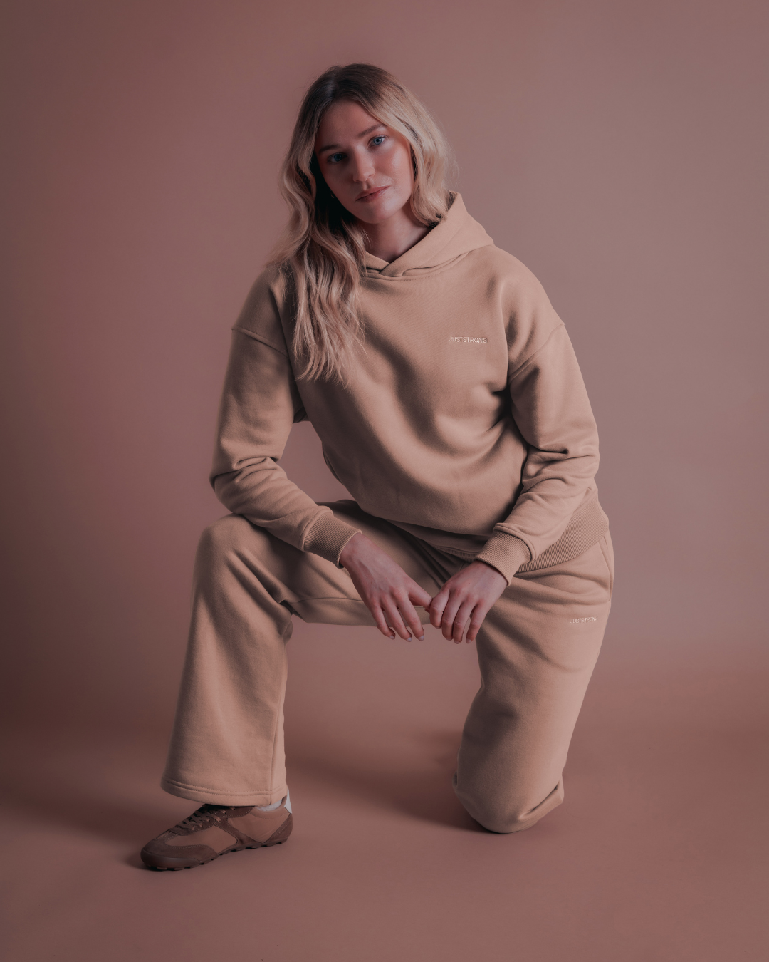 The Classic Hoodie - Sand